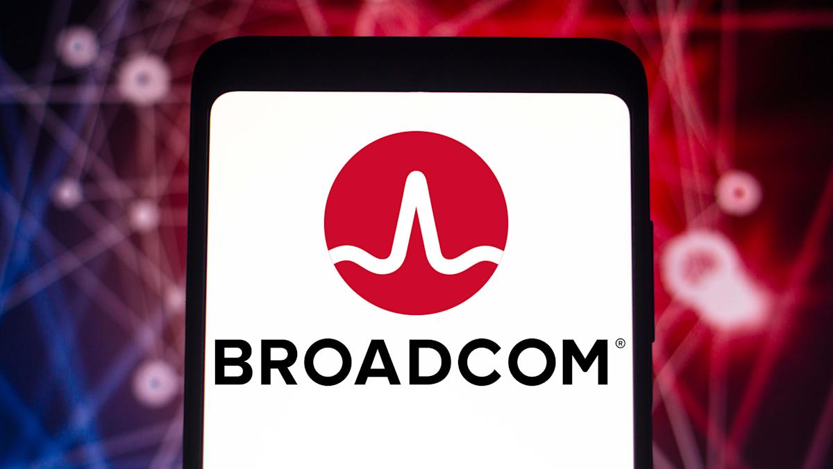 1,050% Price Jump? AT&T Sounds Alarm On Broadcom's VMware Deal 1,050% Price Jump? AT&T Sounds Alarm On Broadcom's VMware Deal
