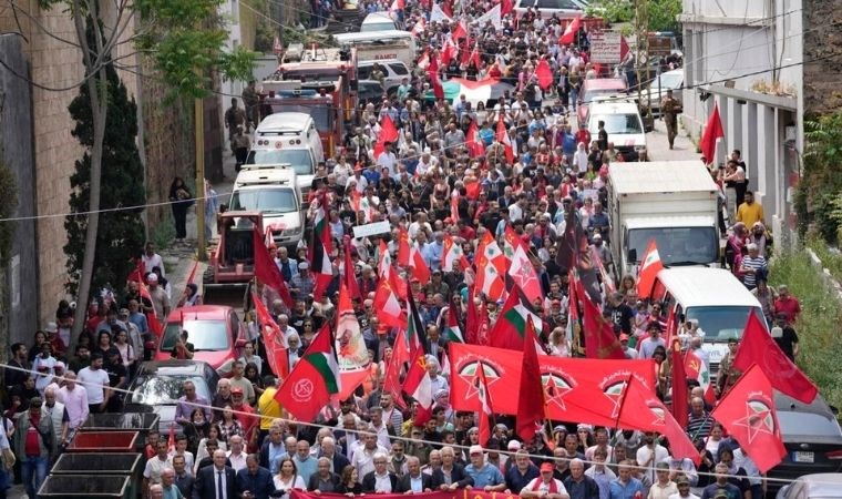 1 Mayıs'ta Yaşanan Arbedeler Ve Gelişmeler 1 Mayıs'ta Yaşanan Arbedeler Ve Gelişmeler