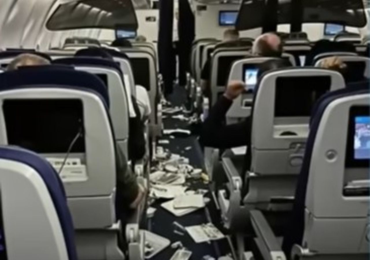 10-Minute Pilotless Lufthansa Flight: Investigation Into Co-pilot's Medical Emergency 10-Minute Pilotless Lufthansa Flight: Investigation Into Co-pilot's Medical Emergency