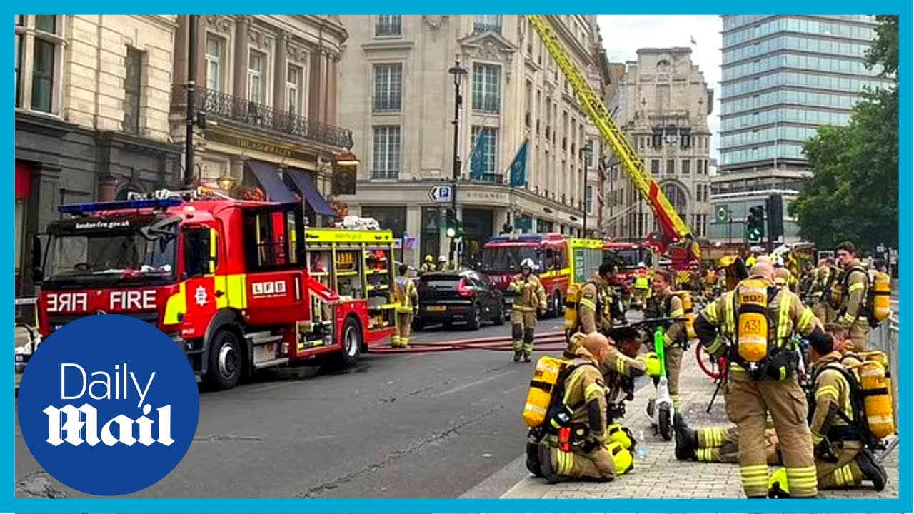 125 Firefighters Tackle Major East London Blaze