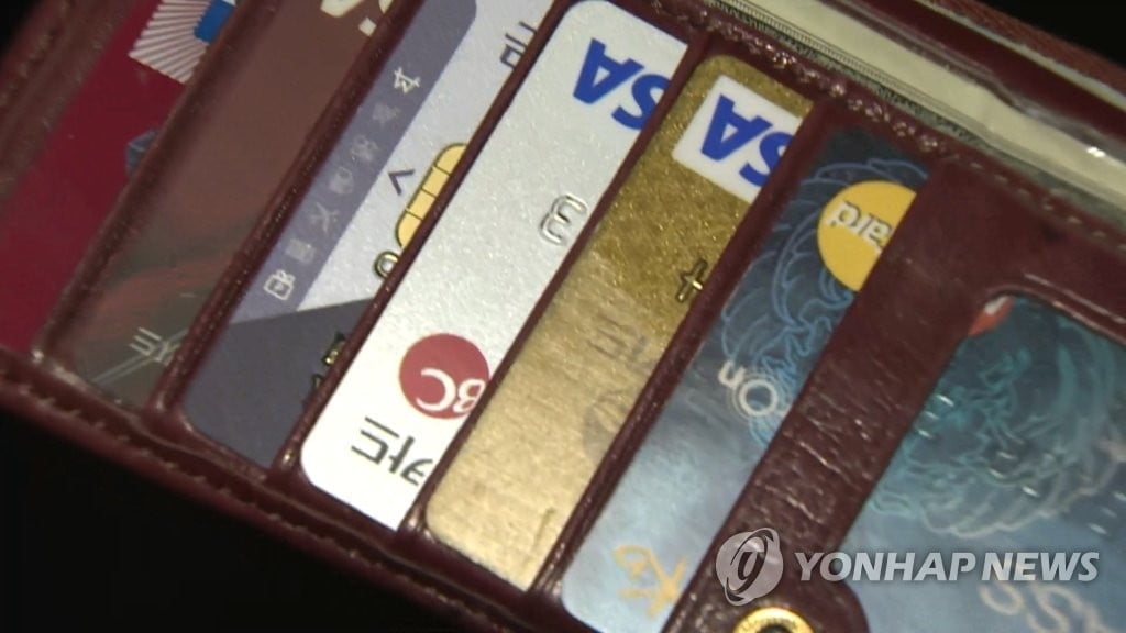 카드론 금리, 15% 육박… 레고랜드 사태 후 최고치 경고 카드론 금리, 15% 육박… 레고랜드 사태 후 최고치 경고