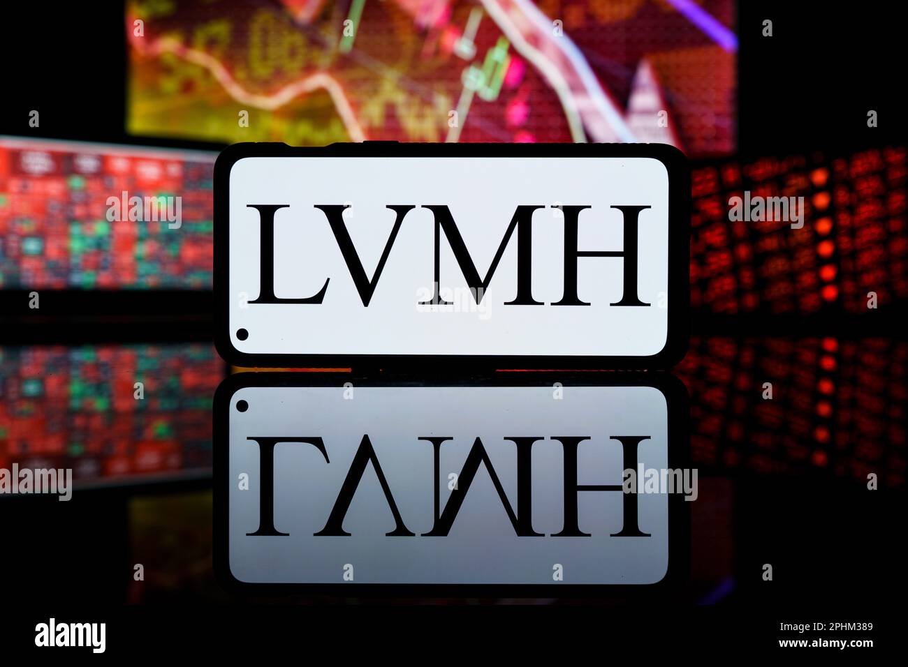 2% Slide For LVMH Shares After Disappointing Q1 Sales Figures 2% Slide For LVMH Shares After Disappointing Q1 Sales Figures