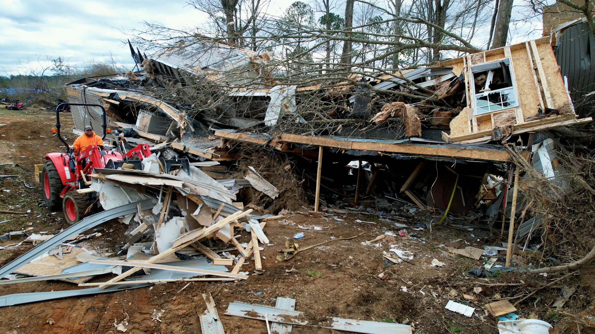 25 Killed As Powerful Tornadoes Rip Through Central US, Causing Catastrophic Damage 25 Killed As Powerful Tornadoes Rip Through Central US, Causing Catastrophic Damage
