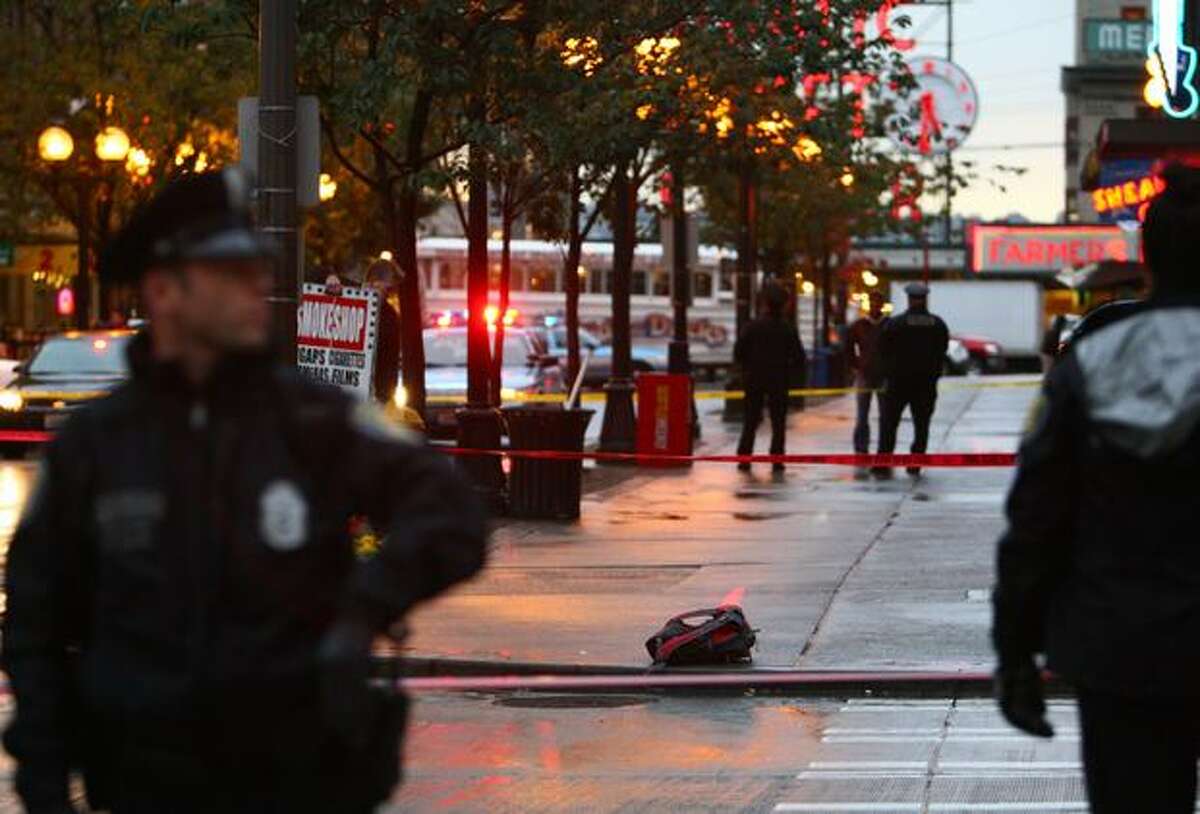 3 Hurt In Downtown Seattle Shooting: Police Investigate 3 Hurt In Downtown Seattle Shooting: Police Investigate