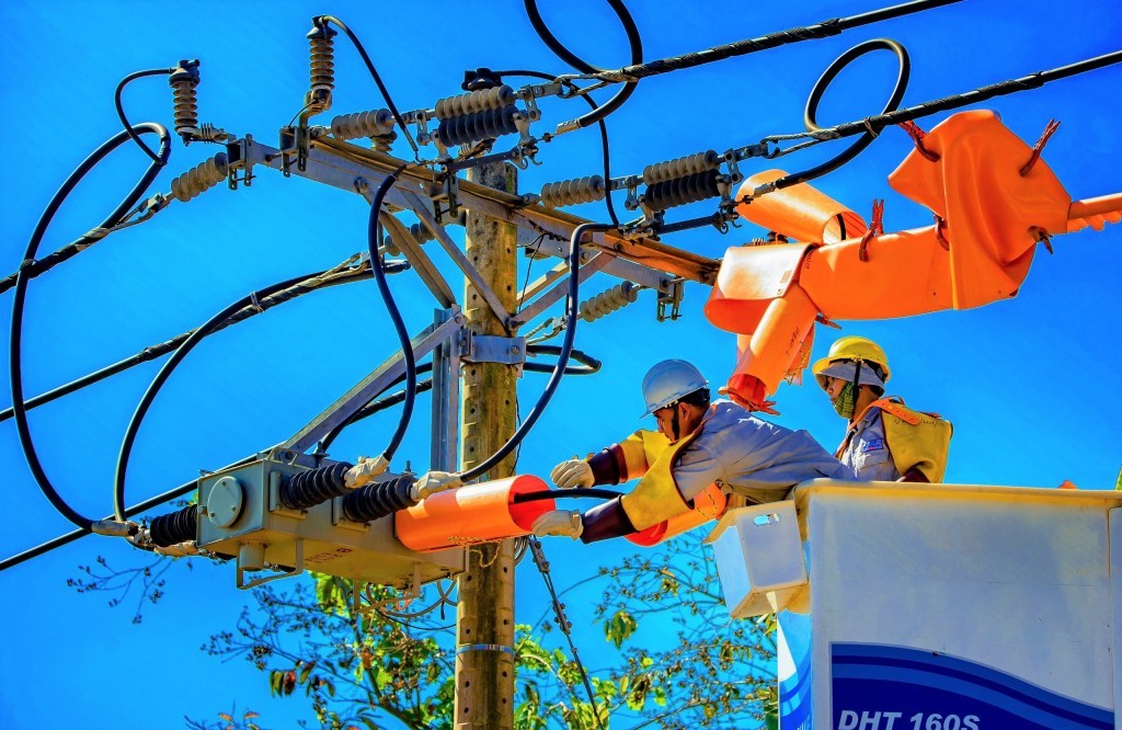 500kV Mạch 3:  Ghi Nhận Hành Trình Của Công Nhân Điện Lực Miền Nam
