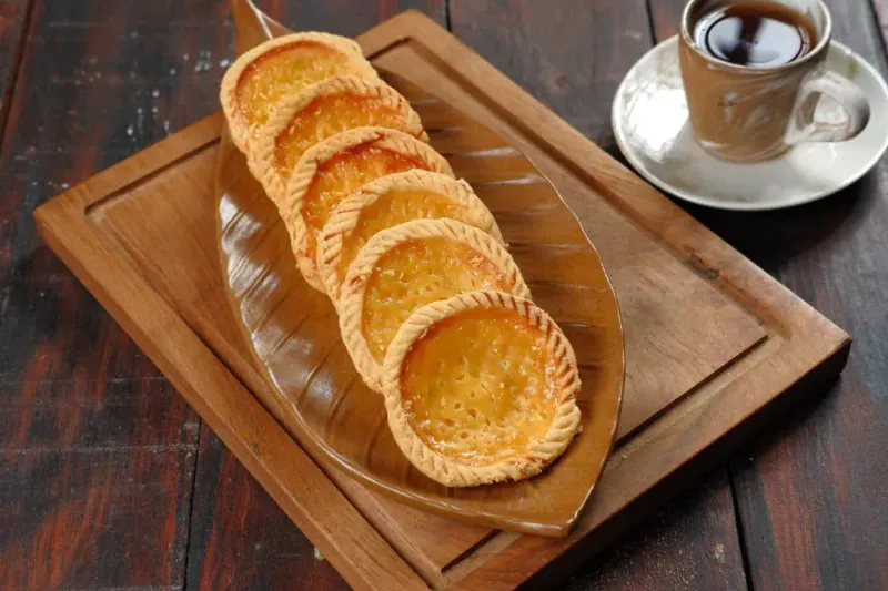 8 Oleh-Oleh Kuliner Unik Khas Bali: Lebih Dari Pie Susu! 8 Oleh-Oleh Kuliner Unik Khas Bali: Lebih Dari Pie Susu!