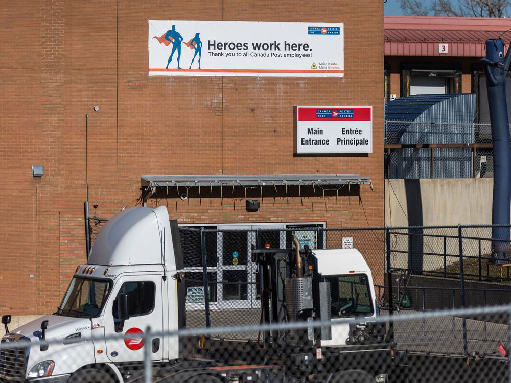 A Canada Post Strike: Customer Concerns And Alternatives A Canada Post Strike: Customer Concerns And Alternatives