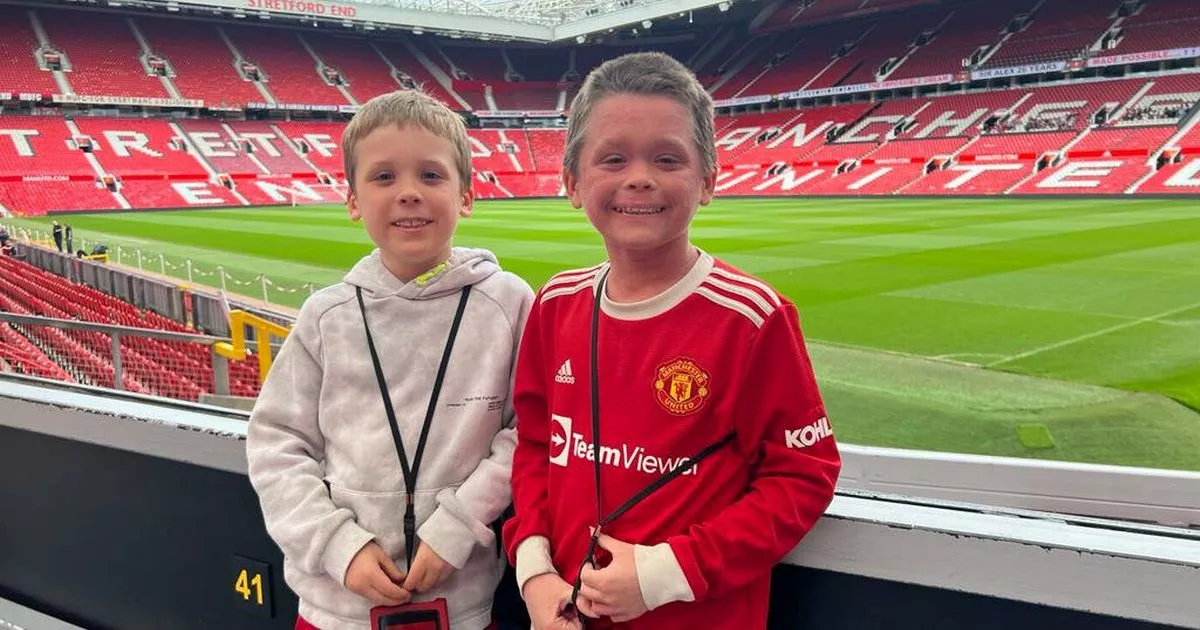 A Grieving Family's Tribute To Their Young Manchester United Fan, Poppy A Grieving Family's Tribute To Their Young Manchester United Fan, Poppy