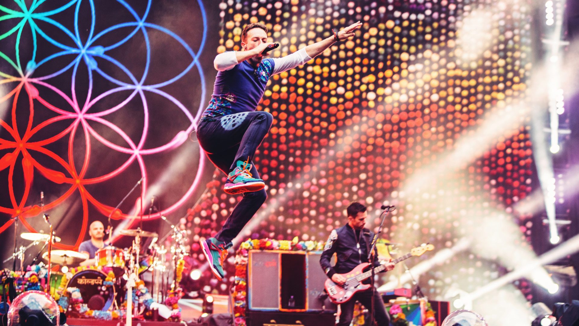 A Review Of Coldplay's Number One Concert: Music, Love, And Light A Review Of Coldplay's Number One Concert: Music, Love, And Light