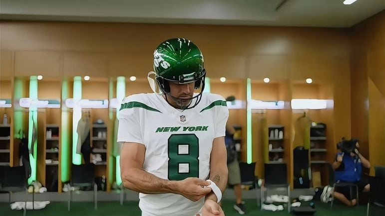 Aaron Rodgers' Steelers Training Facility Visit: A Deeper Look Aaron Rodgers' Steelers Training Facility Visit: A Deeper Look