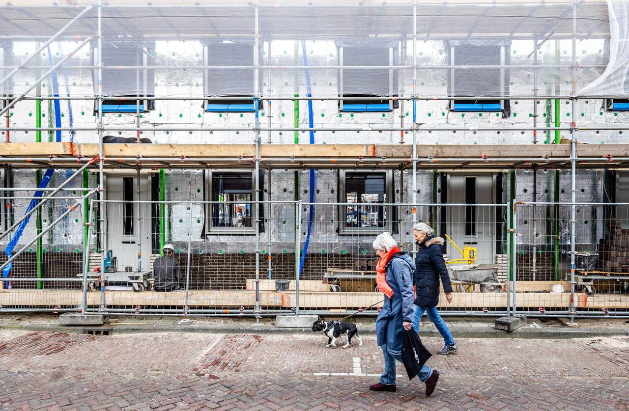 ABN Amro: Zijn Nederlandse Huizen Werkelijk Betaalbaar? Een GeenStijl Analyse. ABN Amro: Zijn Nederlandse Huizen Werkelijk Betaalbaar? Een GeenStijl Analyse.