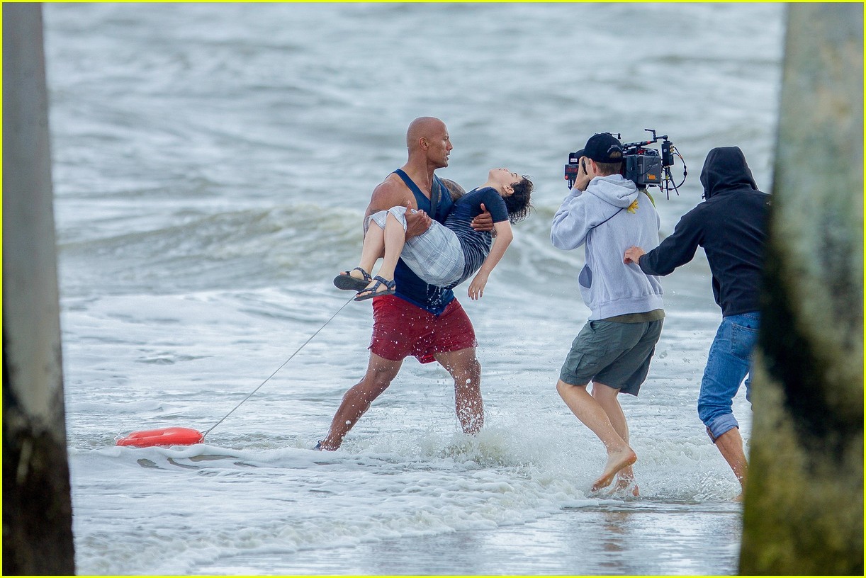 Actor Dylan Efron Performs Daring Ocean Rescue In Miami Actor Dylan Efron Performs Daring Ocean Rescue In Miami
