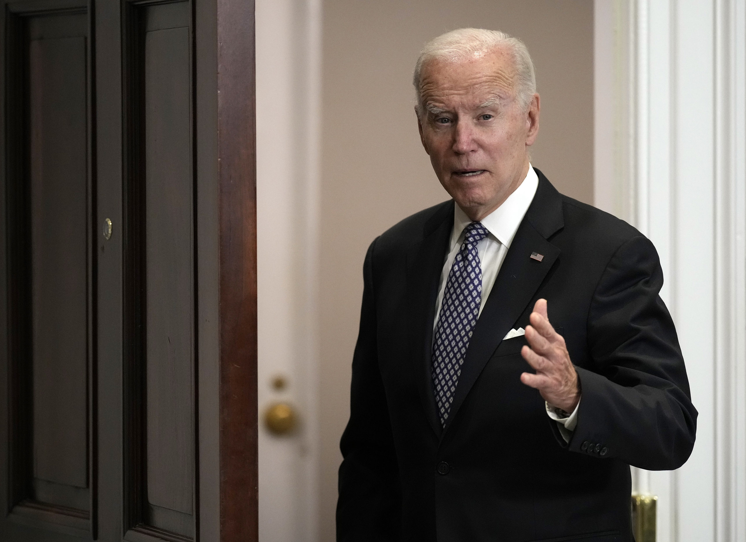 Air Traffic Control Failures: DOT Secretary Criticizes Biden Administration's Response To Newark Delays Air Traffic Control Failures: DOT Secretary Criticizes Biden Administration's Response To Newark Delays