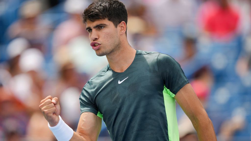 Alcaraz Triumphant In Roland Garros Debut, Swiatek Dominates Alcaraz Triumphant In Roland Garros Debut, Swiatek Dominates