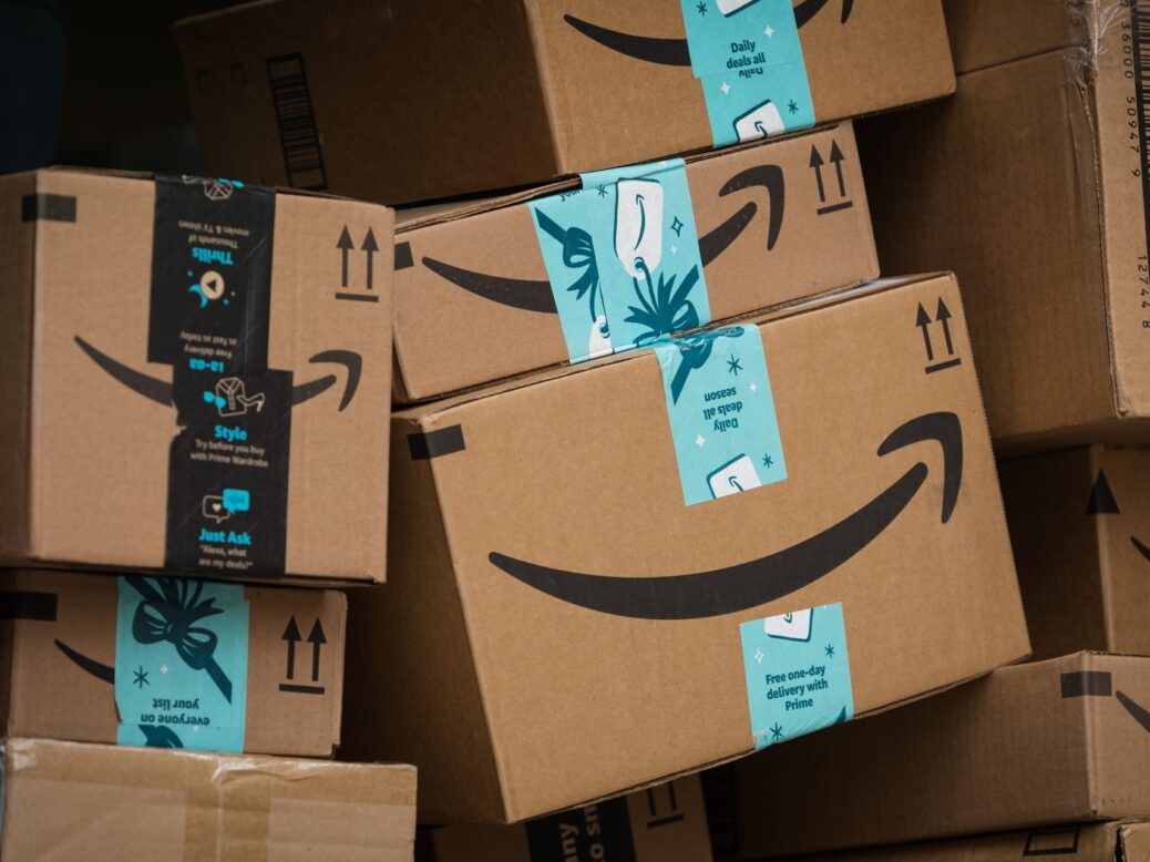 Amazon Faces Union Challenge Over Quebec Warehouse Closings Amazon Faces Union Challenge Over Quebec Warehouse Closings