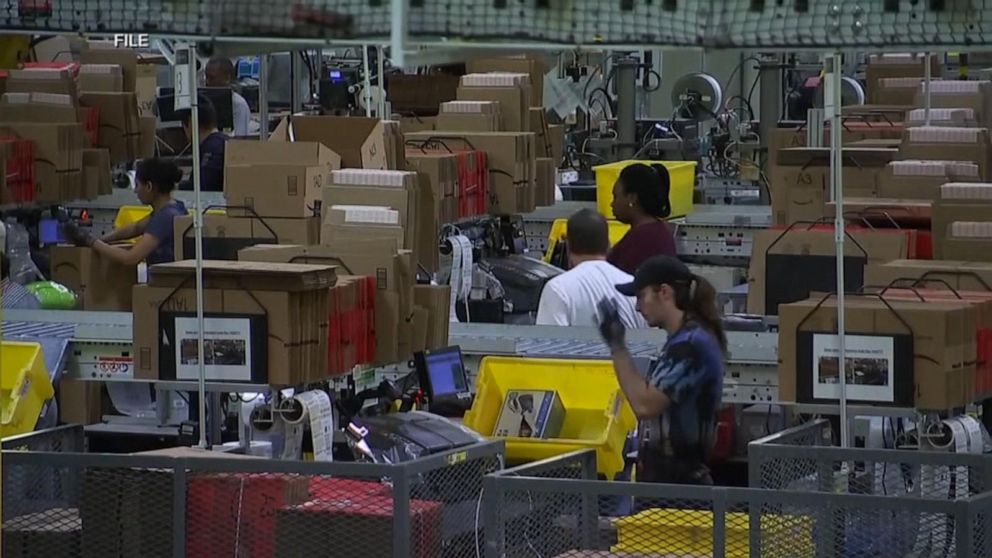 Amazon Workers Union Fight Warehouse Closings In Quebec Amazon Workers Union Fight Warehouse Closings In Quebec