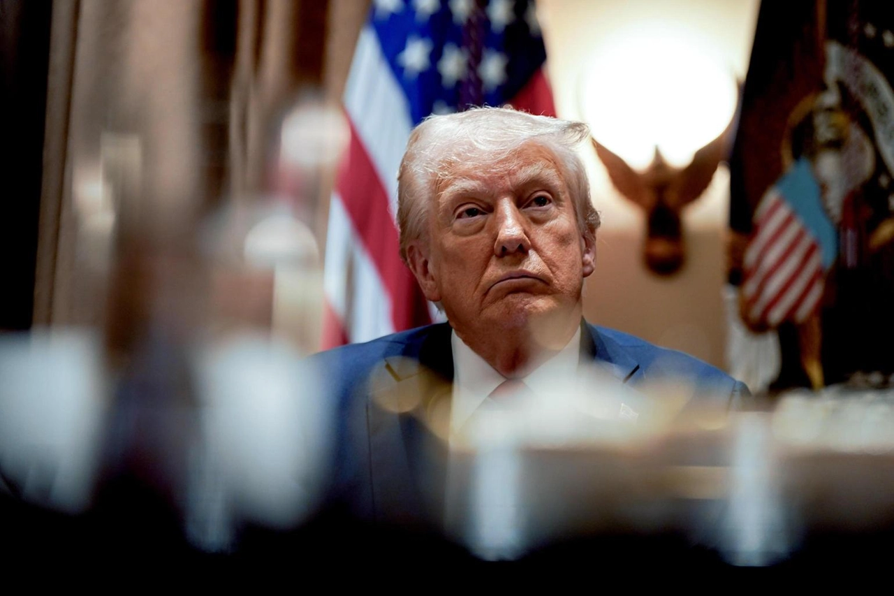 Analisi Dell'impatto Dei Dazi Trump (20%) Sul Settore Moda: Conseguenze Per Nike, Lululemon E Altri. Analisi Dell'impatto Dei Dazi Trump (20%) Sul Settore Moda: Conseguenze Per Nike, Lululemon E Altri.