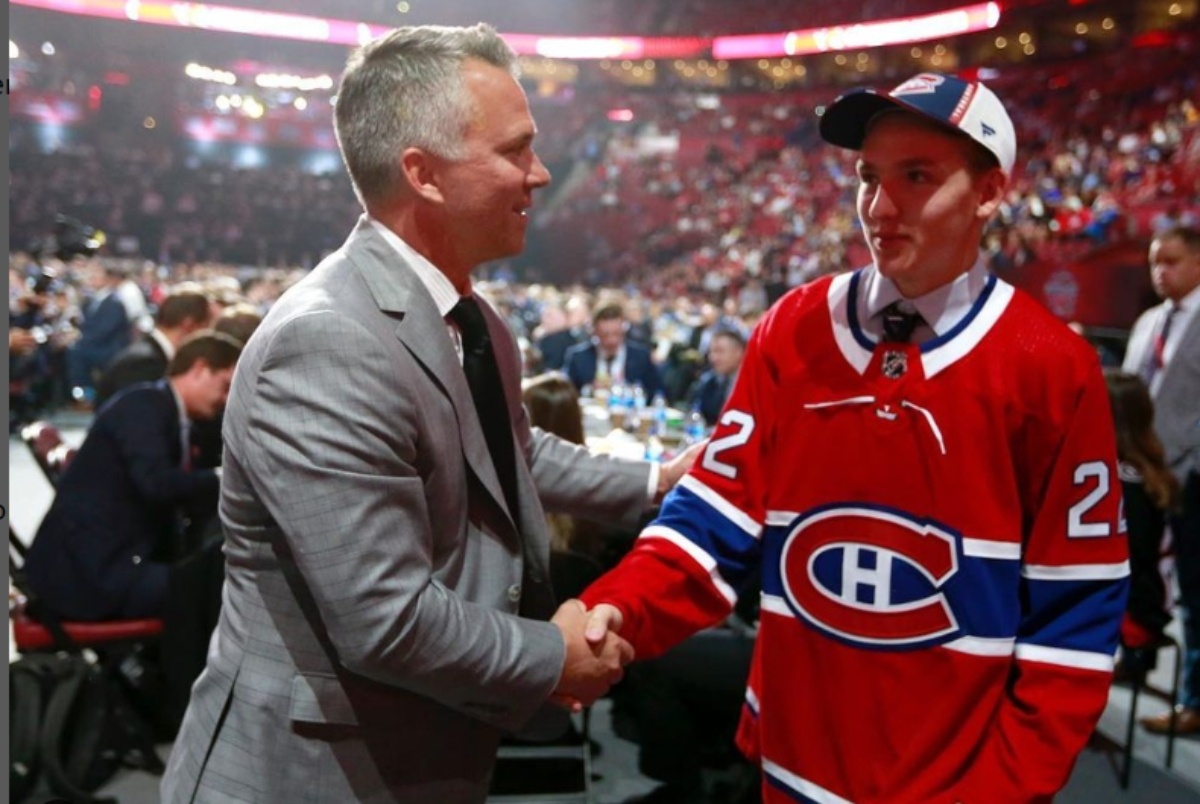 Analyse Du Jeu De Lane Hutson: A-t-il Le Niveau Pour Être Un Défenseur Numéro 1 Dans La LNH? Analyse Du Jeu De Lane Hutson: A-t-il Le Niveau Pour Être Un Défenseur Numéro 1 Dans La LNH?