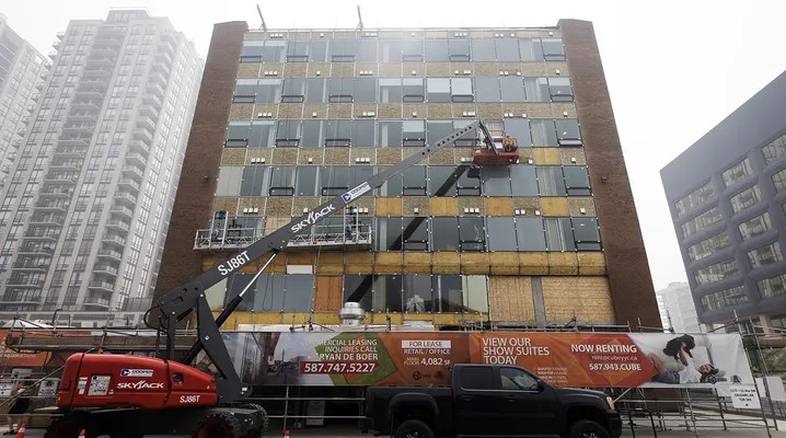 Analyzing The Delays In Converting Vacant Office And Shop Buildings Into Homes In The Netherlands Analyzing The Delays In Converting Vacant Office And Shop Buildings Into Homes In The Netherlands
