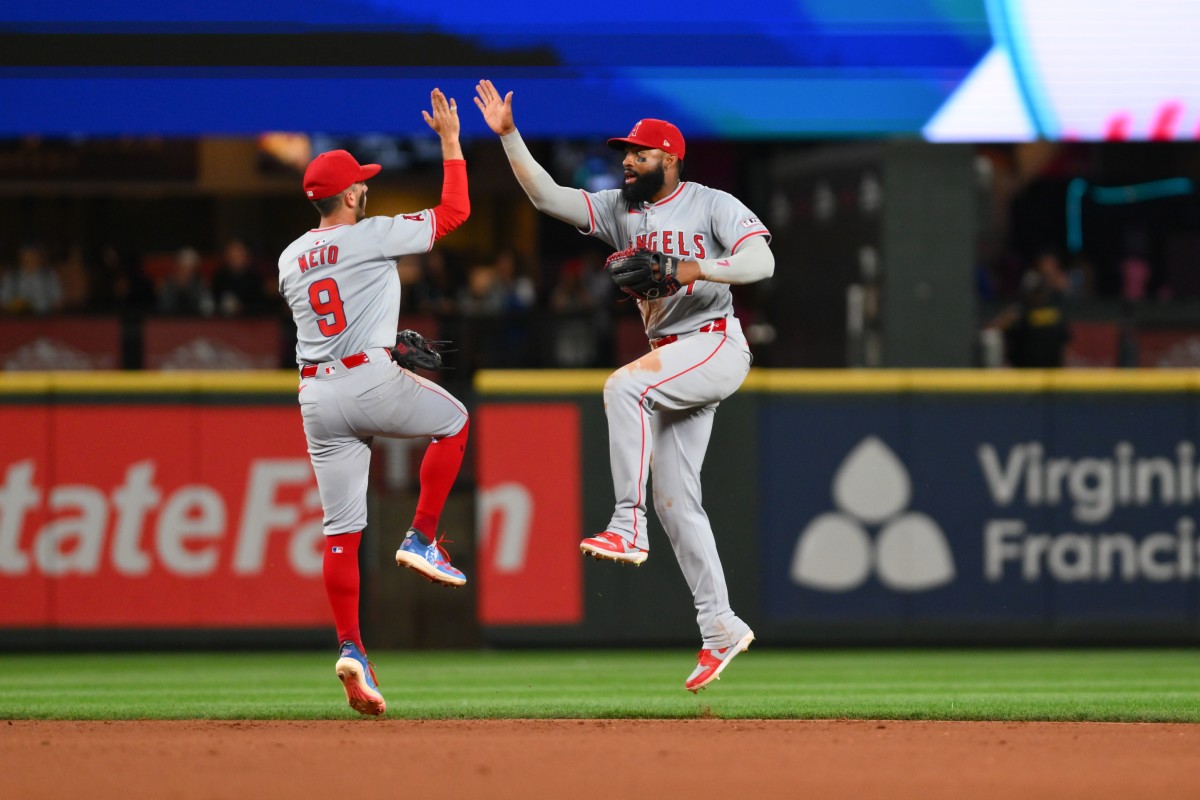 Angels' Pari Hits Game-Winning Homer In Rain-Affected Match Against White Sox Angels' Pari Hits Game-Winning Homer In Rain-Affected Match Against White Sox