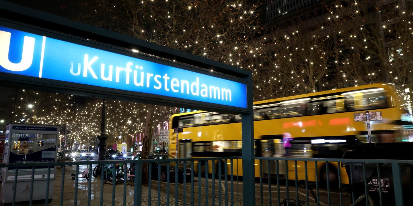 Antisemitischer Angriff Auf Kind In Berlin: Unbekannte Rufen „Heil Hitler“ Antisemitischer Angriff Auf Kind In Berlin: Unbekannte Rufen „Heil Hitler“