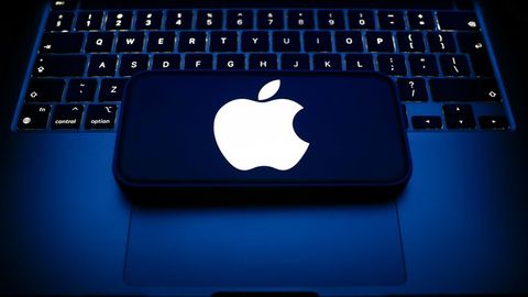 Apple Price Target Lowered, But Wedbush Stays Bullish: Investment Advice Apple Price Target Lowered, But Wedbush Stays Bullish: Investment Advice