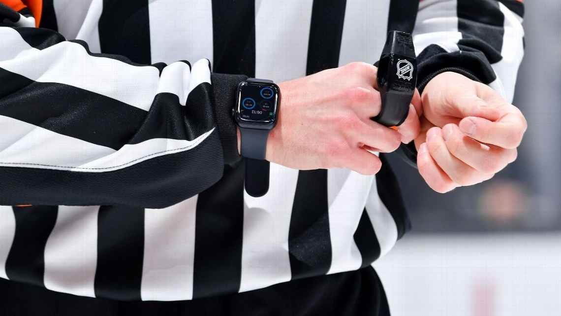 Apple Watches On Ice: How NHL Refs Use Smart Tech Apple Watches On Ice: How NHL Refs Use Smart Tech