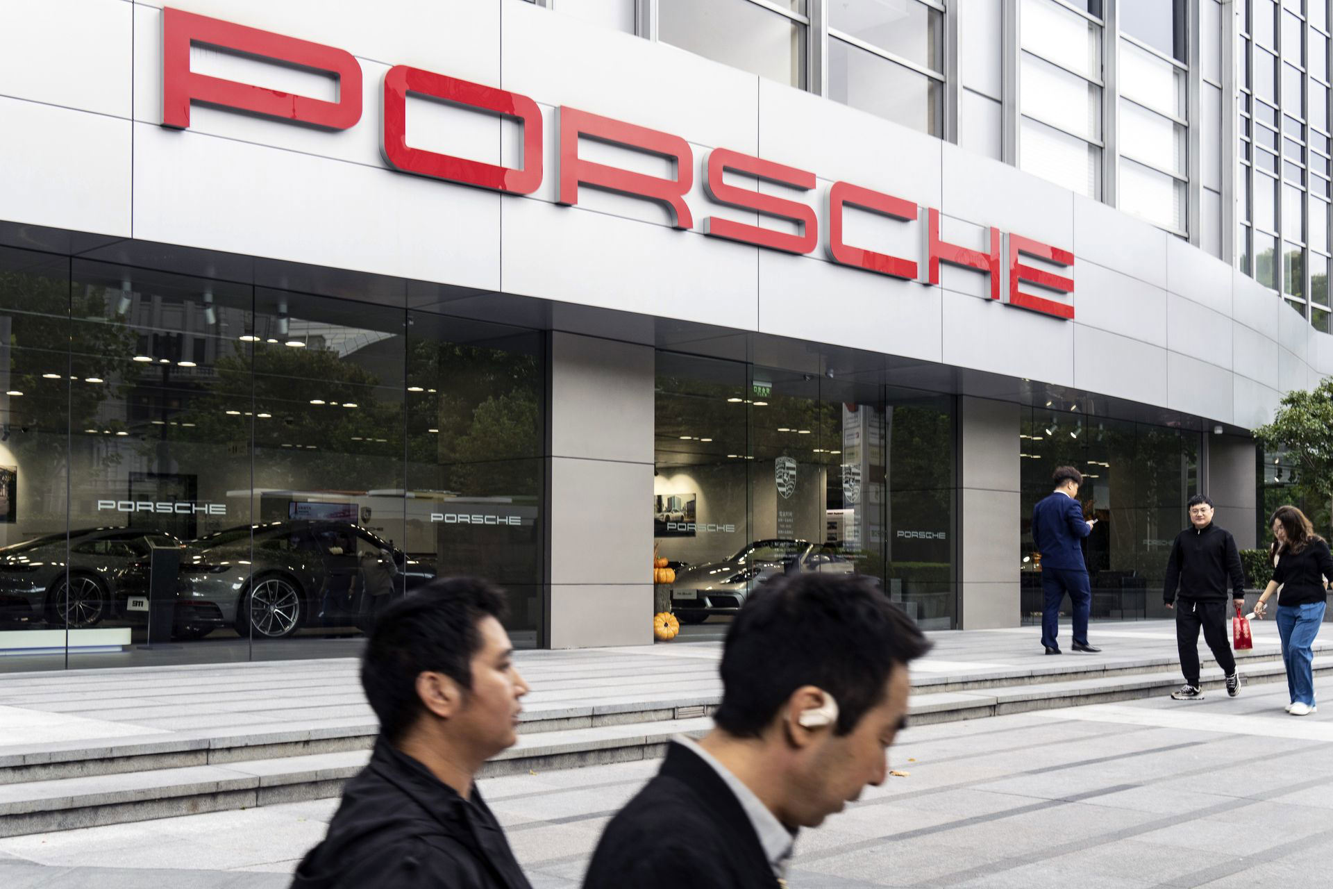 Are BMW And Porsche Losing Ground In China? A Look At The Larger Automotive Picture Are BMW And Porsche Losing Ground In China? A Look At The Larger Automotive Picture