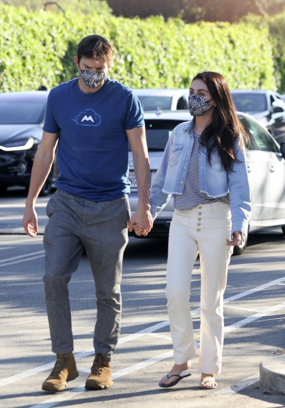 Ashton Kutcher And Mila Kunis Spotted In Beverly Hills After Venice Film Shoot Ashton Kutcher And Mila Kunis Spotted In Beverly Hills After Venice Film Shoot