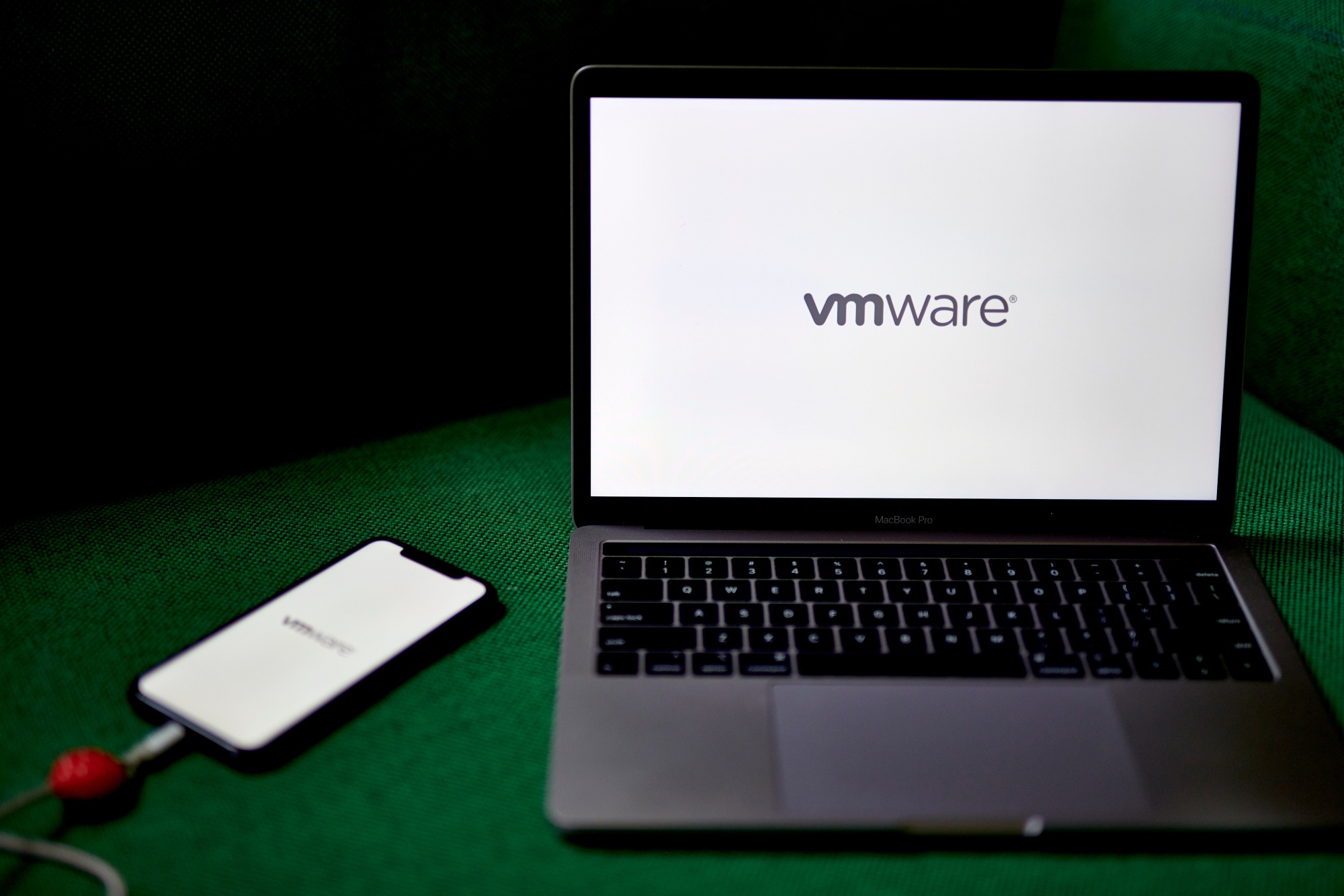 AT&T Condemns Broadcom's Extreme Price Increase On VMware AT&T Condemns Broadcom's Extreme Price Increase On VMware