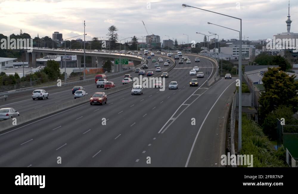 Auckland Southern Motorway E-Scooter Incident: Dashcam Footage Analysis Auckland Southern Motorway E-Scooter Incident: Dashcam Footage Analysis