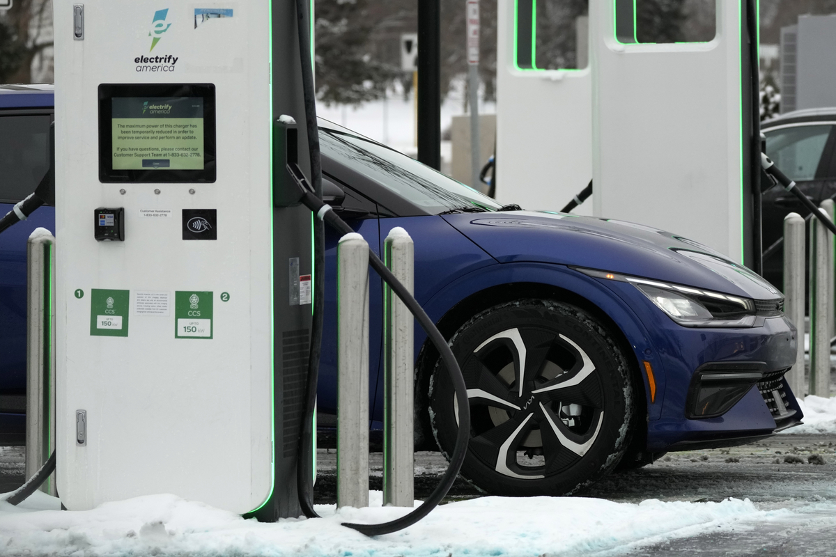 Auto Dealers Push Back Against Mandatory EV Sales Auto Dealers Push Back Against Mandatory EV Sales