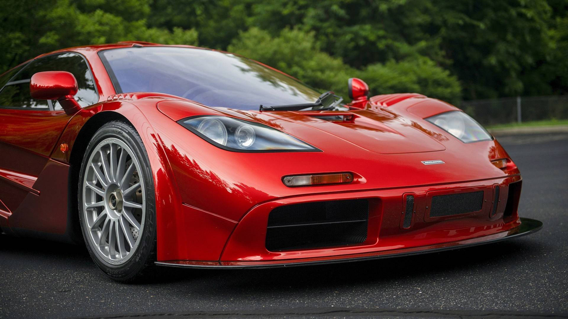 Autó: Legendás F1-es Motorral Szerelt Porsche Közúti Verziója Autó: Legendás F1-es Motorral Szerelt Porsche Közúti Verziója