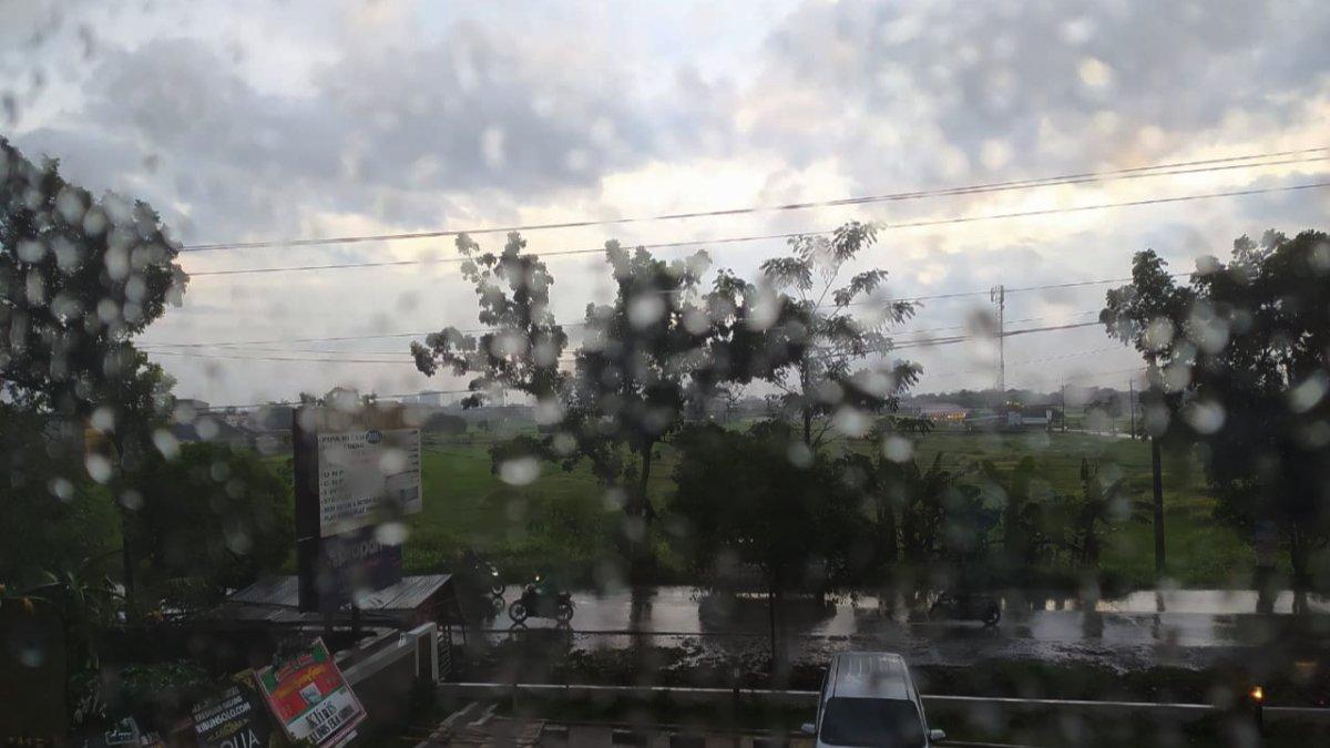 Bandung Hujan Hingga Sore: Prakiraan Cuaca Besok, 23 April 2024 Di Jawa Barat Bandung Hujan Hingga Sore: Prakiraan Cuaca Besok, 23 April 2024 Di Jawa Barat