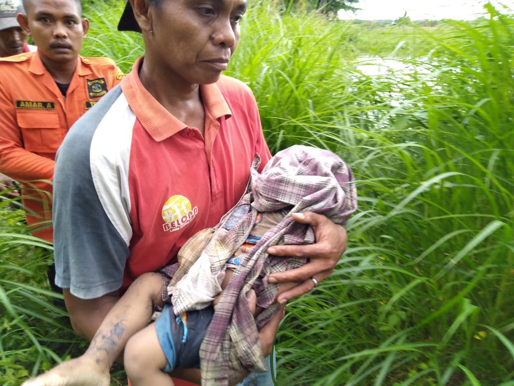 Basarnas Cari Balita Hanyut Dari Parit Batu Ampar Ke Waduk Wonorejo Basarnas Cari Balita Hanyut Dari Parit Batu Ampar Ke Waduk Wonorejo