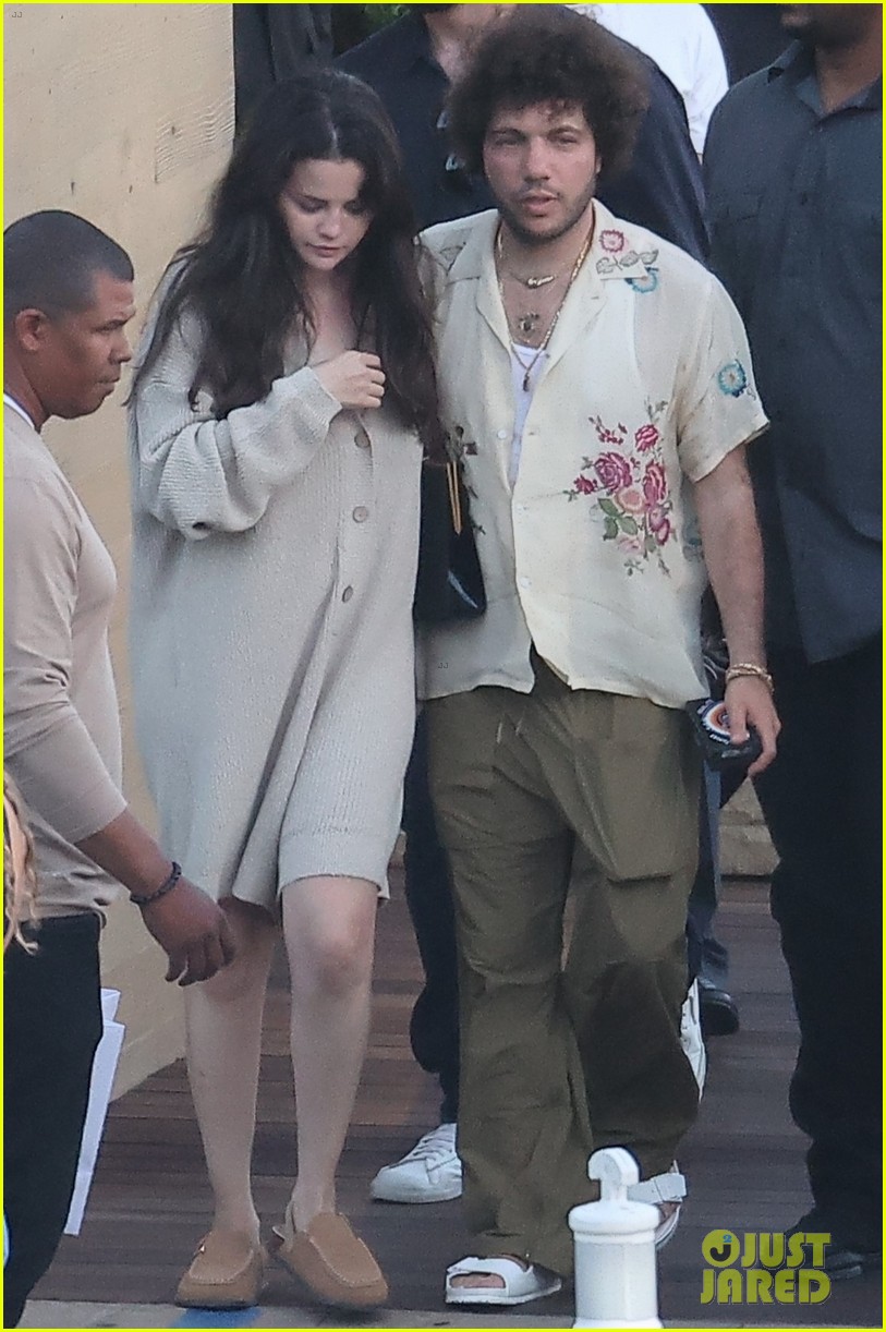 Benny Blanco And Selena Gomez: Photos Fueling Cheating Rumors Benny Blanco And Selena Gomez: Photos Fueling Cheating Rumors