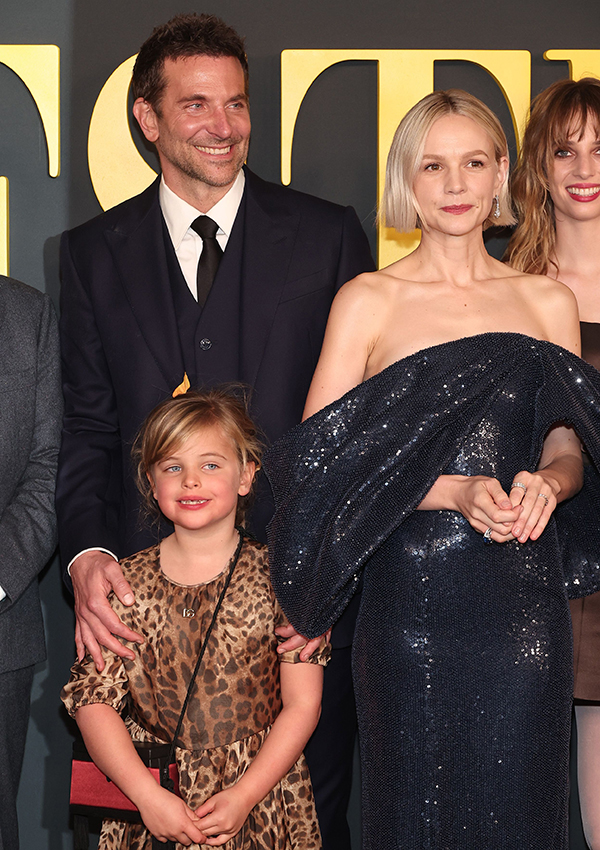 Bradley Cooper's Daughter Lea, 7, And Dad's Matching Green Jackets At Super Bowl Bradley Cooper's Daughter Lea, 7, And Dad's Matching Green Jackets At Super Bowl