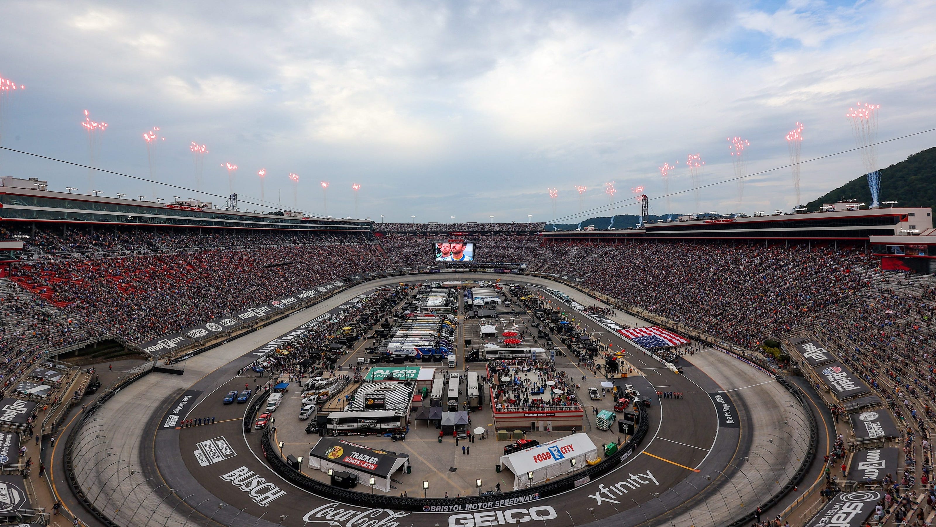 Bristol Motor Speedway: Manfred Predicts Huge Attendance Bristol Motor Speedway: Manfred Predicts Huge Attendance