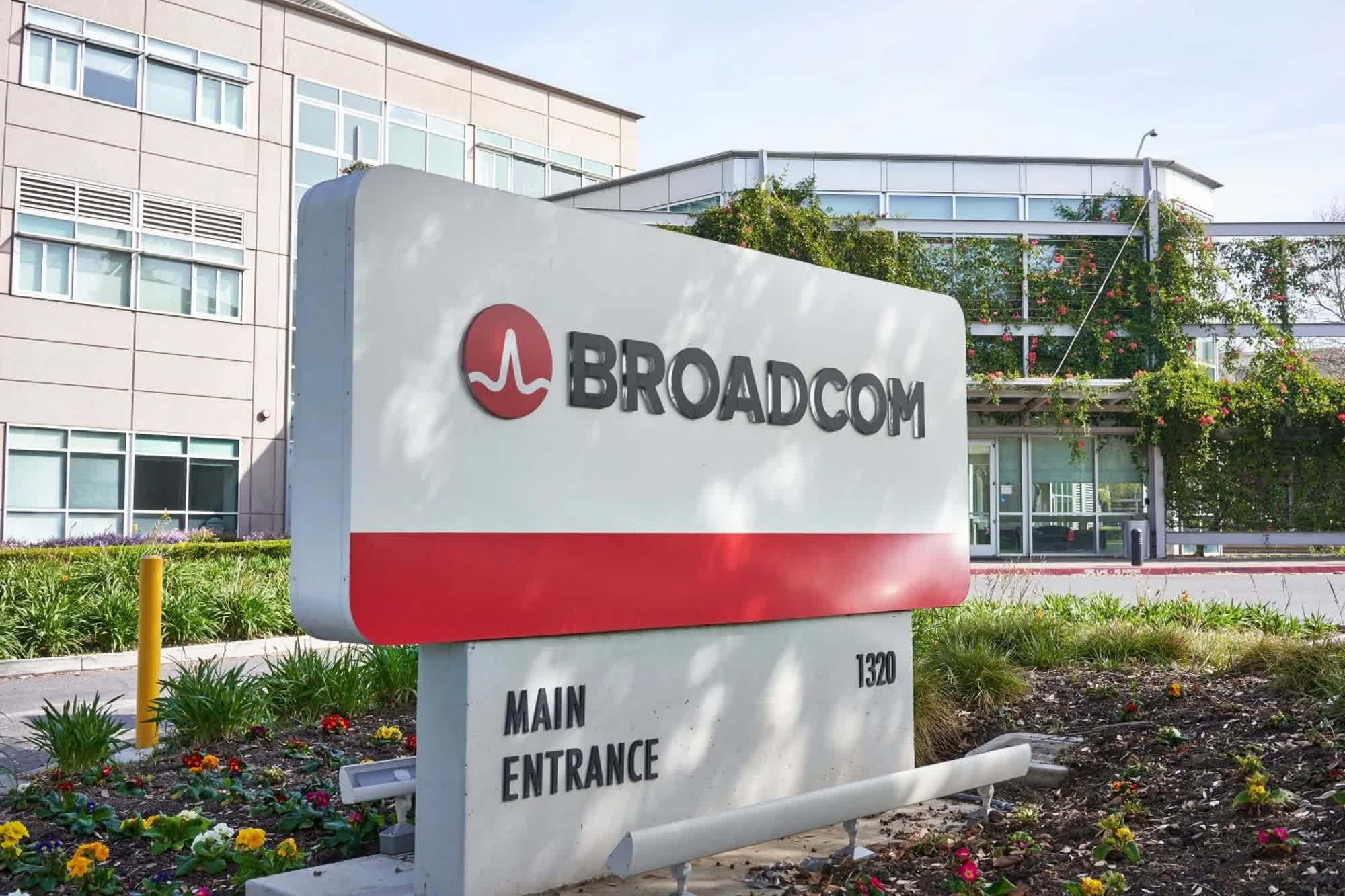 Broadcom's Proposed VMware Price Hike: AT&T Reports A Staggering 1050% Increase