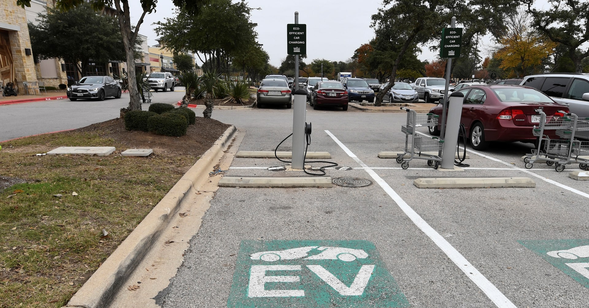 California's EV Mandate: Automakers' Fierce Resistance California's EV Mandate: Automakers' Fierce Resistance