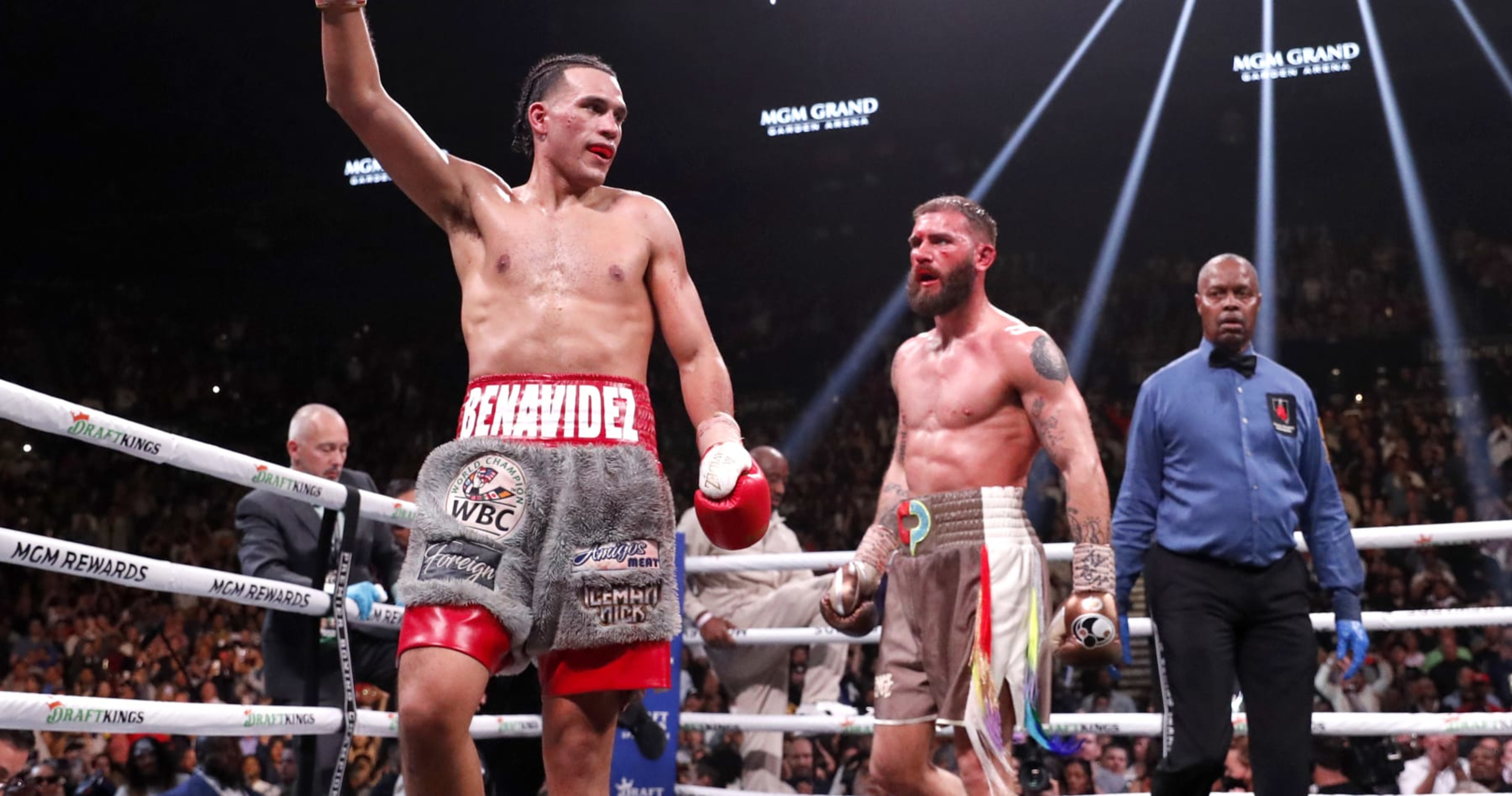 Canelo Alvarez Reveals His Frustrations With David Benavidez Canelo Alvarez Reveals His Frustrations With David Benavidez
