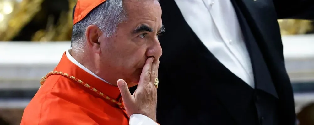 Caso Becciu: Le Chat Pubblicate Da Domani E Il Presunto Complotto