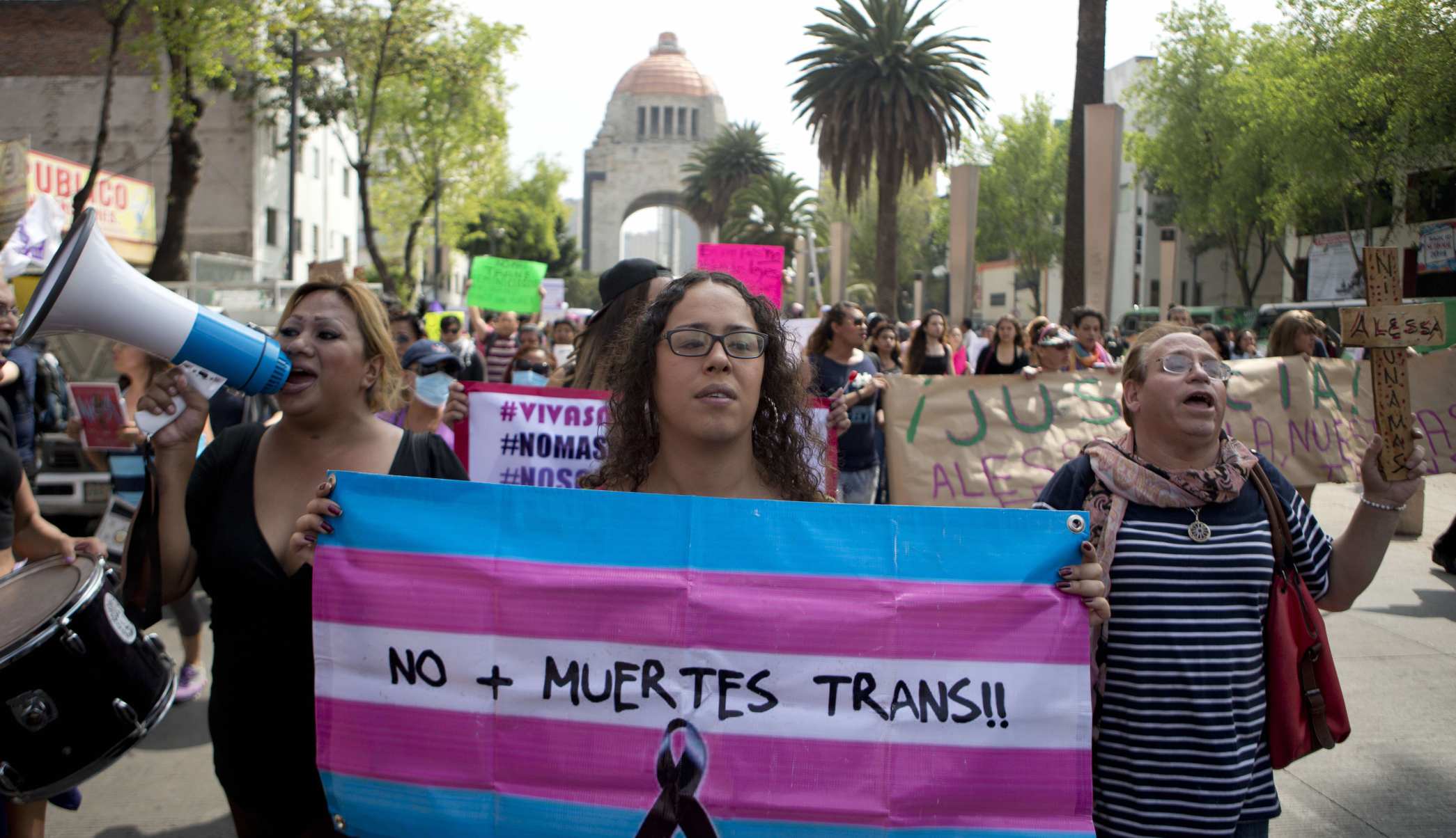 Caso De Universitaria Transgénero: Debate Sobre Baños Y Derechos De La Comunidad Trans Caso De Universitaria Transgénero: Debate Sobre Baños Y Derechos De La Comunidad Trans