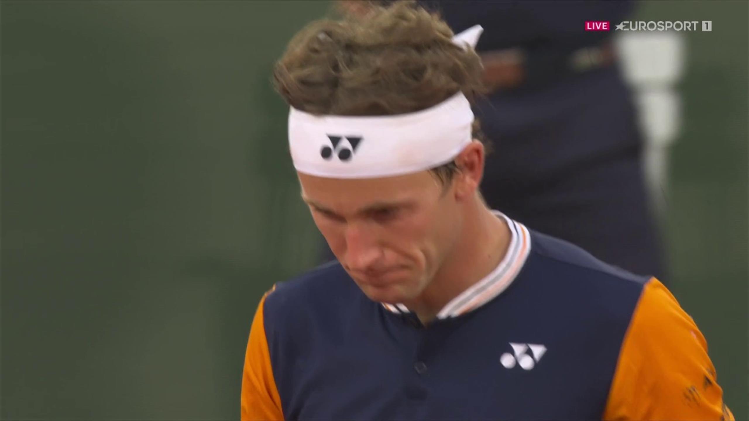 Casper Ruud's Knee Injury Costs Him Roland-Garros Match Against Nuno Borges Casper Ruud's Knee Injury Costs Him Roland-Garros Match Against Nuno Borges