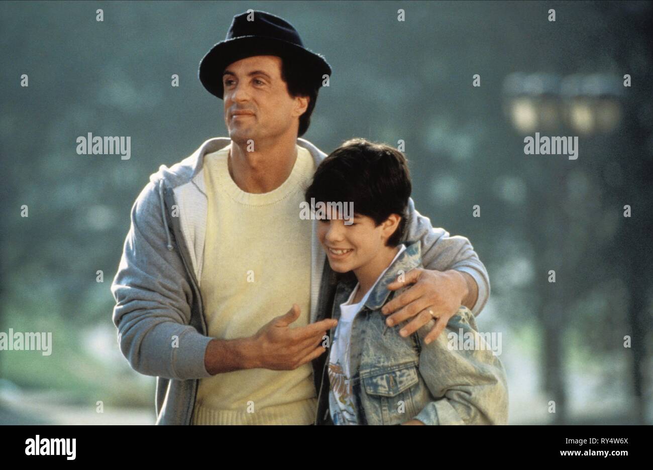 Cât A Încasat Sylvester Stallone Din Filmele Rocky? Cât A Încasat Sylvester Stallone Din Filmele Rocky?