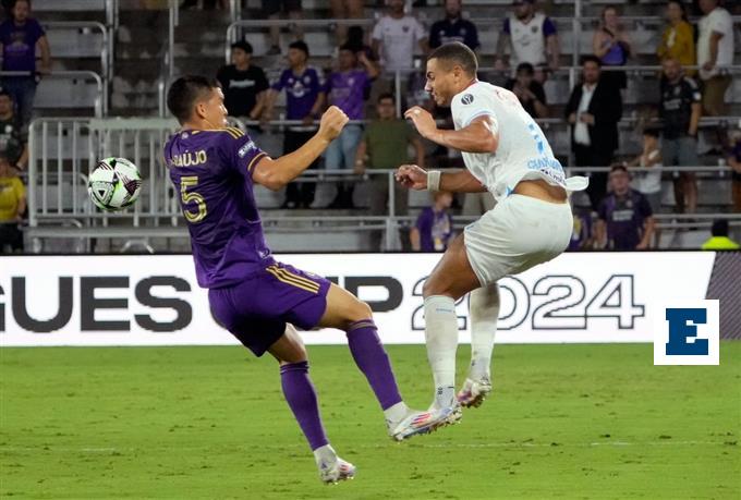 Champions League: Η Κρουζ Αζούλ Και Ο Γιακουμάκης Διεκδικούν Την Πρόκριση Champions League: Η Κρουζ Αζούλ Και Ο Γιακουμάκης Διεκδικούν Την Πρόκριση