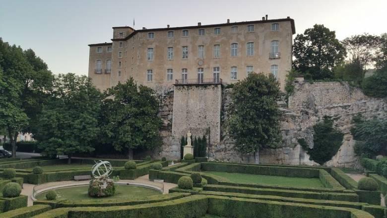 Chateau DIY: From Inspiration To Reality: A Step-by-Step Guide Chateau DIY: From Inspiration To Reality: A Step-by-Step Guide