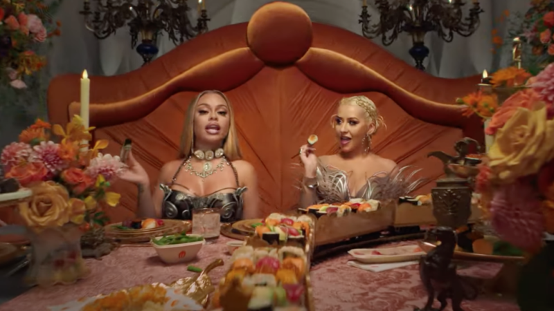 Christina Aguilera: Did Extensive Photoshopping Ruin Her Latest Photoshoot? Christina Aguilera: Did Extensive Photoshopping Ruin Her Latest Photoshoot?