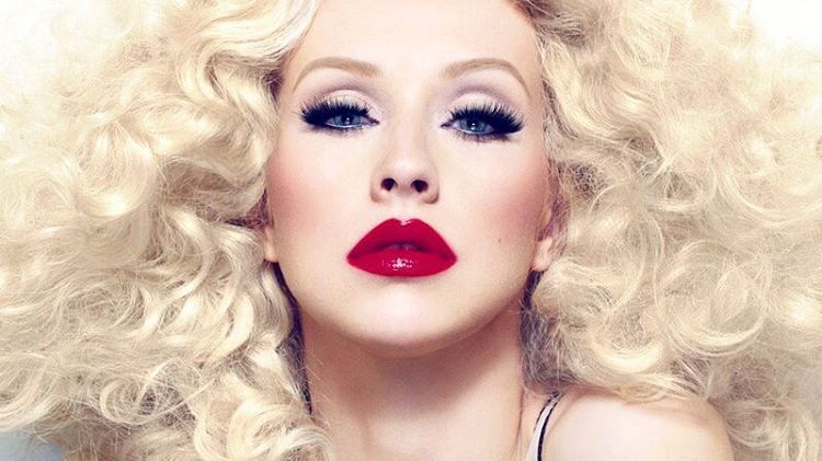 Christina Aguilera: Photoshopped To Perfection Or A Digital Disaster? Christina Aguilera: Photoshopped To Perfection Or A Digital Disaster?
