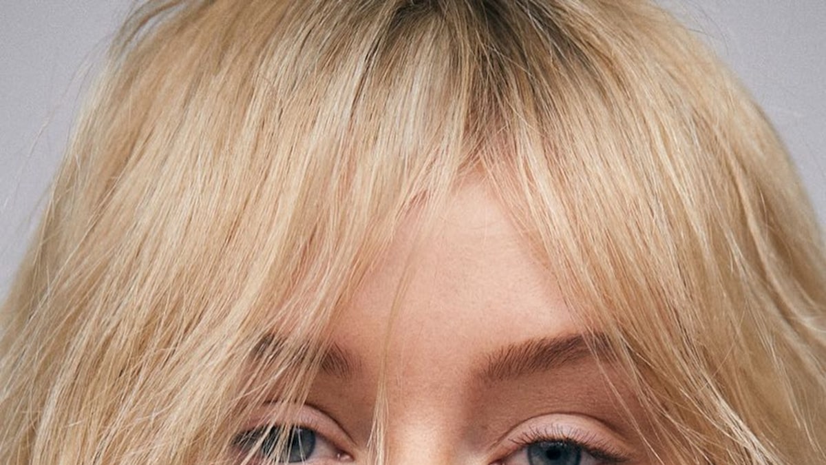 Christina Aguilera: Unrecognizable In Recent Photoshoot – Is Photoshopping To Blame? Christina Aguilera: Unrecognizable In Recent Photoshoot – Is Photoshopping To Blame?